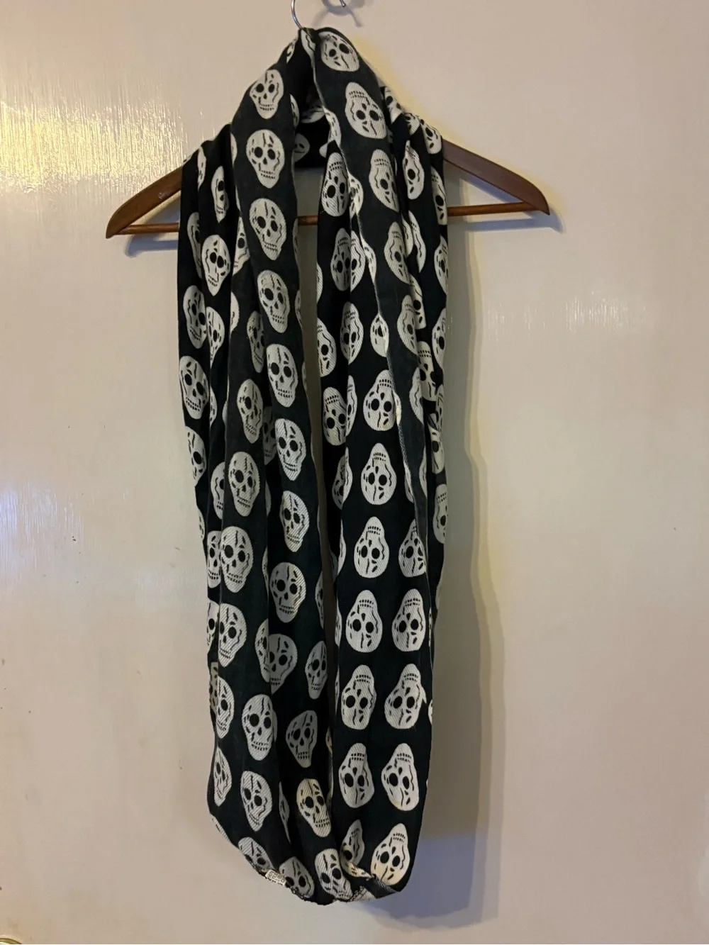 Black and White Skull Print Infinity Scarf - Brand Unspecified